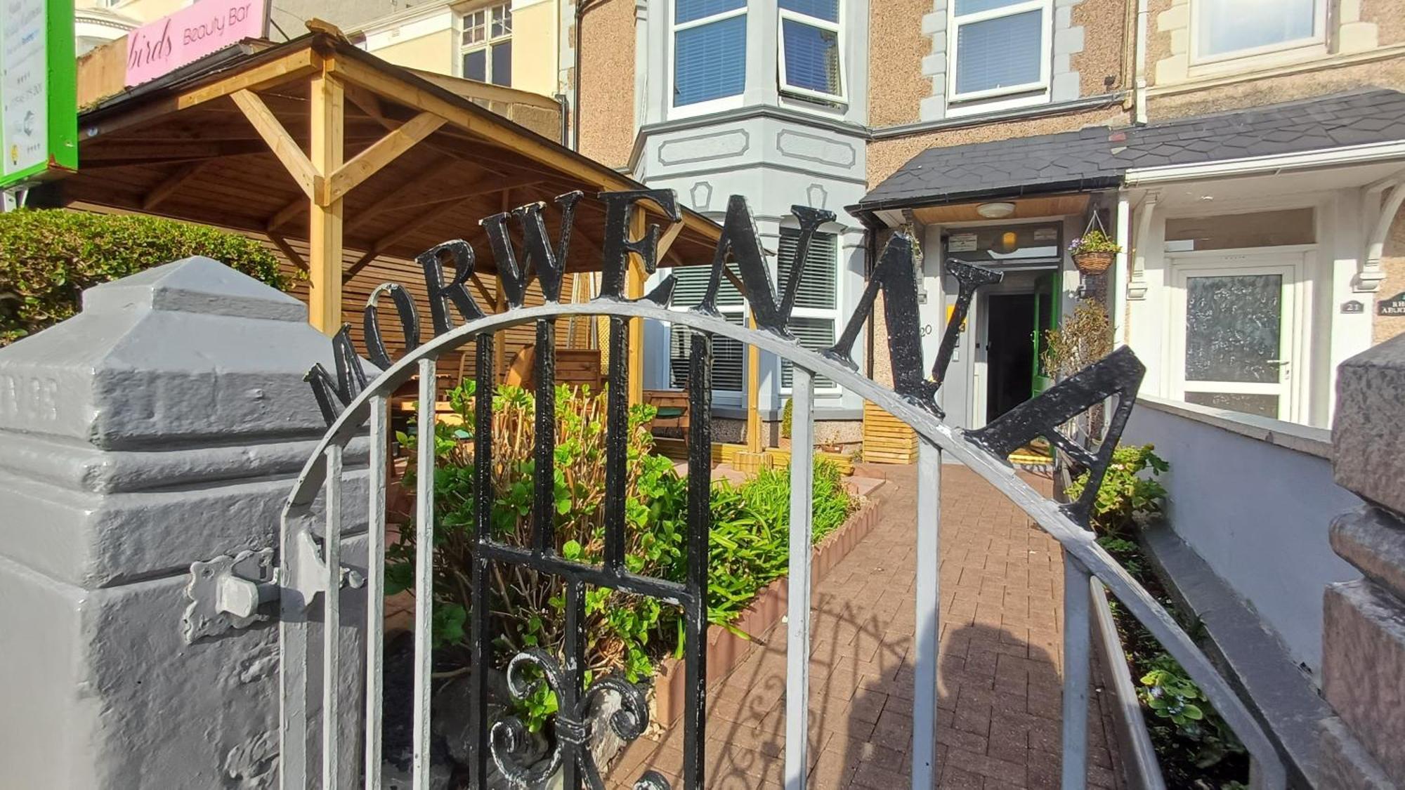 Morwenna Luxury Holiday Apartments Лландидно Экстерьер фото