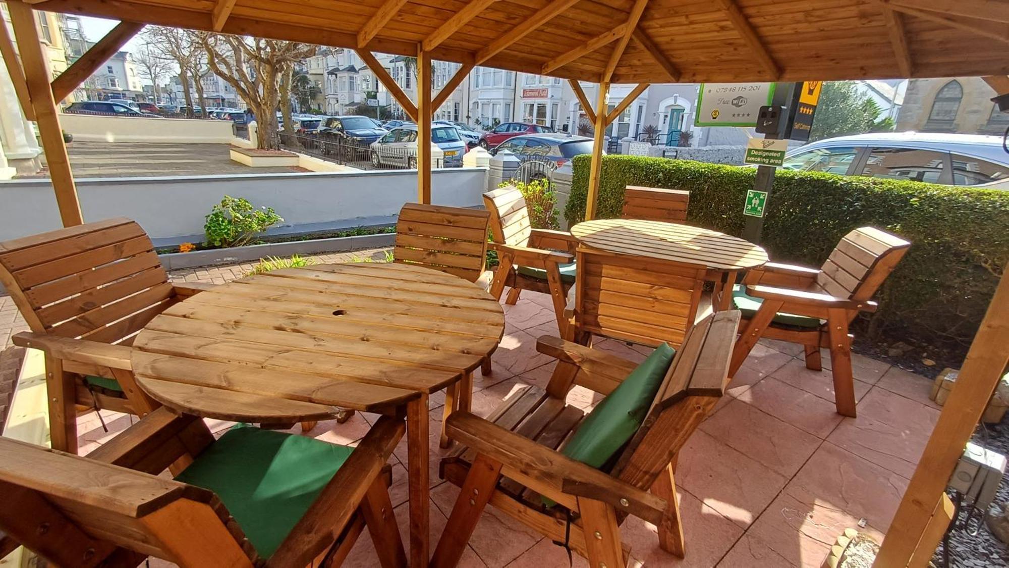 Morwenna Luxury Holiday Apartments Лландидно Экстерьер фото