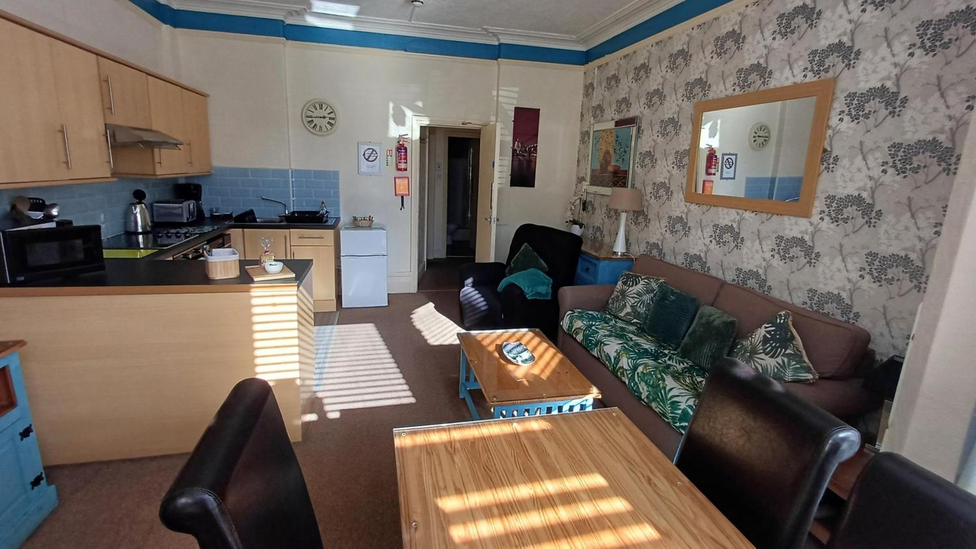 Morwenna Luxury Holiday Apartments Лландидно Номер фото